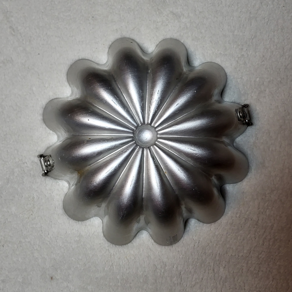 MIRRO Vintage Aluminum Fluted Jello/Cake Pan